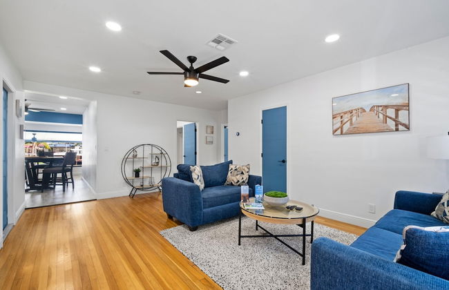 Stunning 3 Bd Pool House w Enchanting Water Views - Foto 5