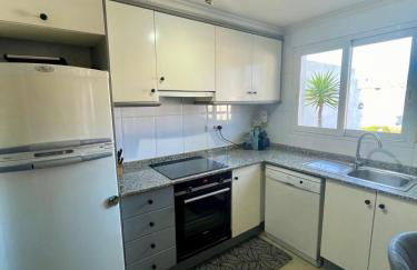 Modern 2 bedroom apartment 5mins from golf course - Foto 14