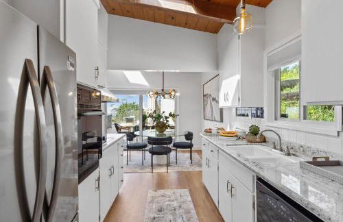 Serene Oceanview Escape with Expansive Deck home - Foto 6