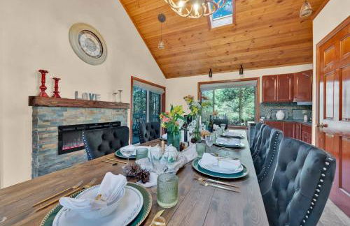 Big Bass Hideaway with Hot Tub - Foto 8