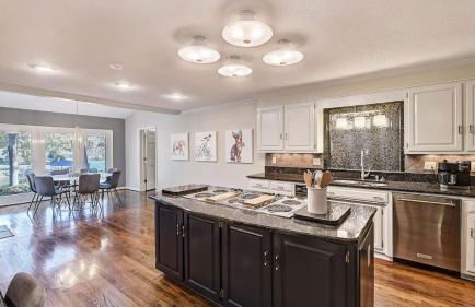 Lakefront Home Private Dock, Tiki Bar, Firepit Shore to Please by Avantstay - Foto 121