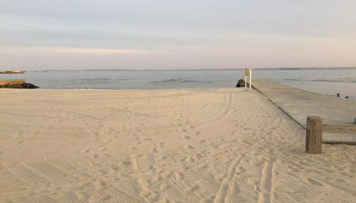 Adorable Beach Cottage - Private Beach Association - Foto 2