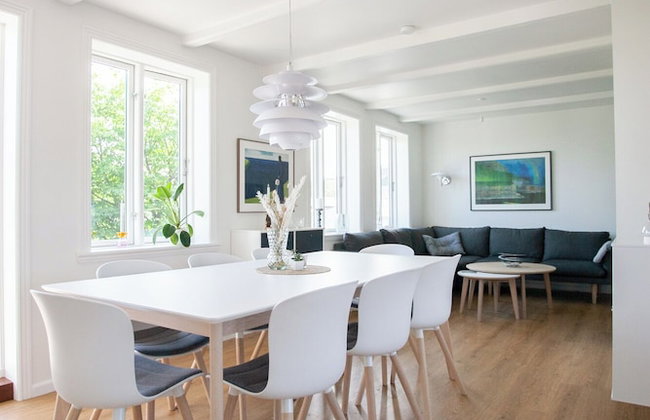 Luxurious House In Downtown Tórshavn - Photo 11