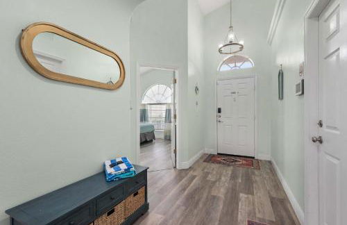 Single-Level Home w Heated Pool & 9MI to Disney - Photo 22