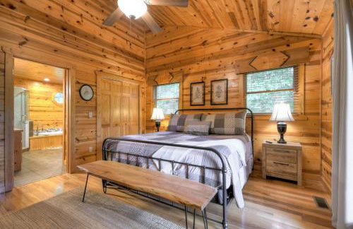 A Little Bit of Heaven Swim in the creek soak in the hot tub and relax in comfort - Foto 26