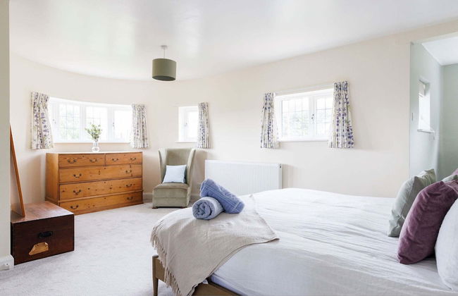 Charming Beach Getaway - Spacious 4BR Sunny Garden - Foto 20