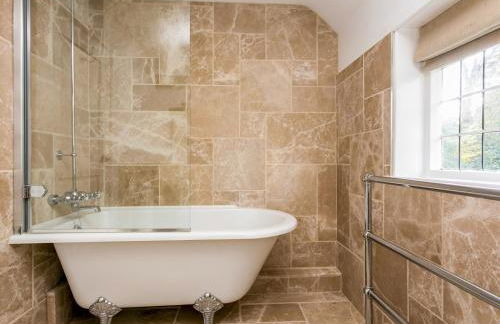 Secluded Mansion Retreat - Expansive Private Oasis - Pass the Keys - Foto 29