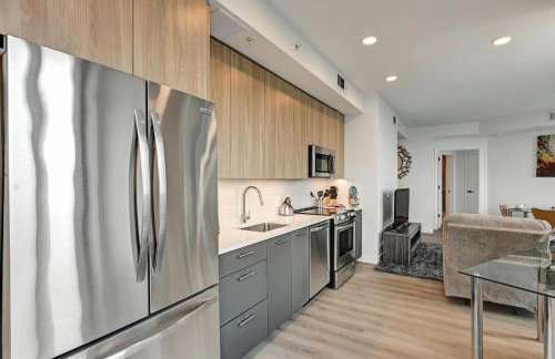 Global Luxury Suites at Town Center - Photo 72