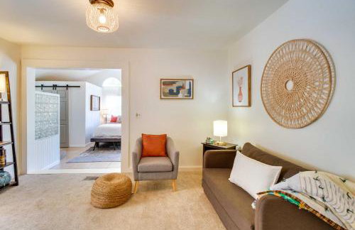 Charming Mountain Home Retreat Walk to Marina! - Foto 23