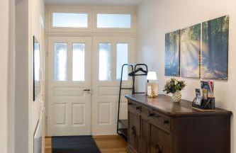 Charaktervolle 122qm Altbau-Ferienwohnung mit Stuck, viel Platz für Familien & Gruppen bis zu 8 Personen, Parkplatz inklusive - Photo 23