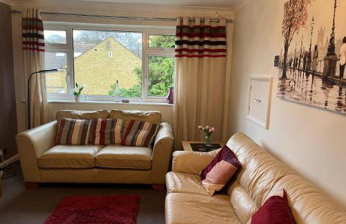 A Home from Home -2 Bed Flat & Free Driveway Parking - Foto 50