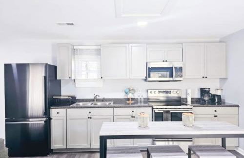 5 Min to Elon - In Unit Washer and Dryer - Fast Wi-Fi - Foto 27