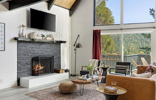 The Matterhorn Manor by Avantstay Harry Potter Inspired A-frame Home w/ Hot Tub & Views - Foto 3