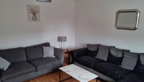 5 bedroom house - Cheshire Oaks - Foto 2