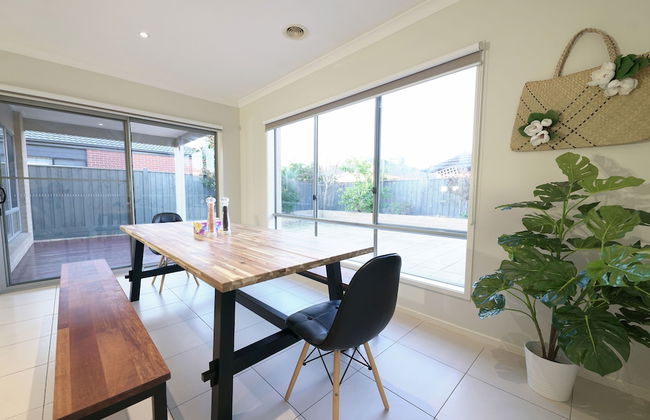 Designer Decor Home 8Bed WilliamsLanding - Photo 17