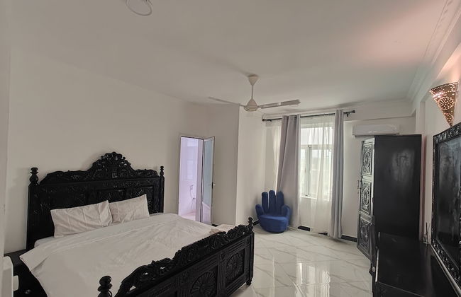 AYAA LUXURY APARTMENT 4TH FLOOR - Photo 6