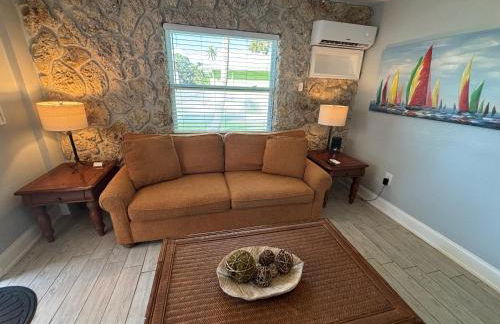 Sand Dollar Updated Kitchen Washer Dryer On River 1 Mile to Beach Sleeps 4 - Foto 4