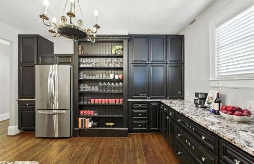 Stylish 4BR Getaway Sleeps 8 Prime Raleigh Location - Foto 6