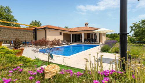 Beautiful Home In Kunj With Wifi - Foto 2