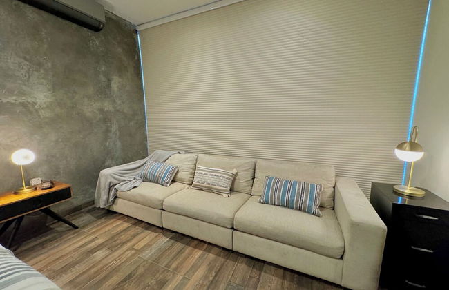 Luxurious 5-bedroom House With Air-conditioning & Private Rooftop in Juriquilla - Foto 16