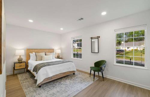 Stroll to Downtown Alpharetta AND Avalon Shops - Foto 25