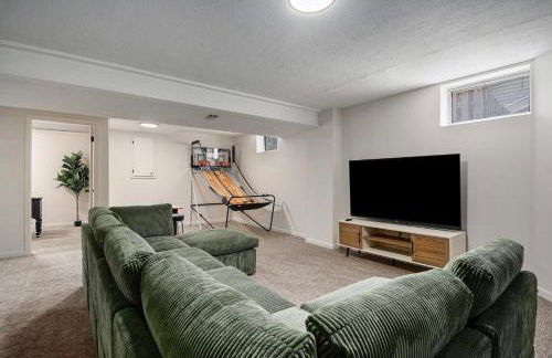 Central Family Oasis with Hot Tub & Fenced Yard - Foto 44