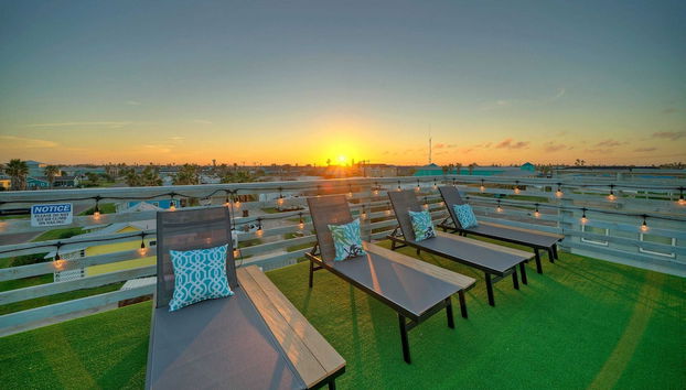 Huge Priv Rooftop w/ Ocean Glimpse View, Pool Seaside Lookout by Avantstay - Foto 2, Interior