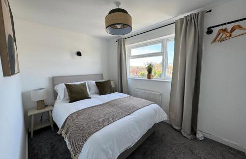 Modern & Spacious Home in Exeter - Smart TV & Xbox - Foto 19