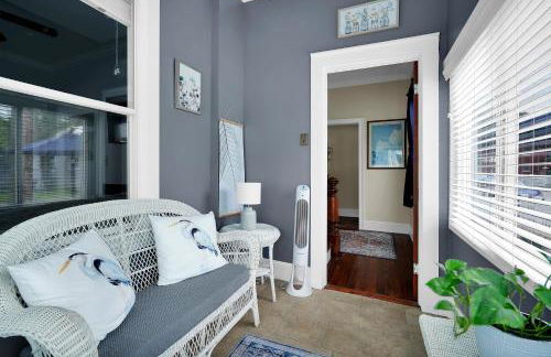 Hot tub- 80's Arcade- Pool table- Historic Downtown- 7 car parking - Foto 19