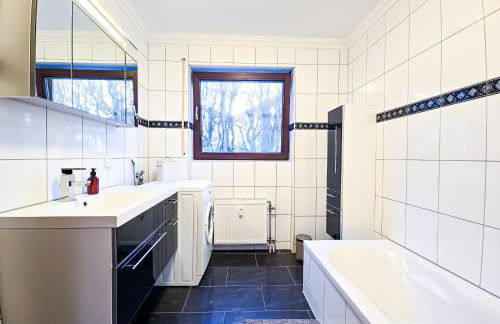 COSY-Apartment - Glazed Balkony & Carport, 70m2 - Foto 23