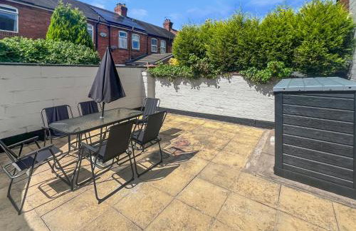 Stylish House Near Hospital with Free Parking - Foto 50