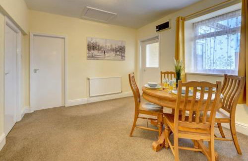 5 bedrooms, sleeps up to 16, secure parking space & comfort - Foto 40