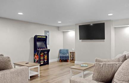 Spacious Dog-Friendly Getaway with Year-Round Pool & Hot Tub - Foto 39