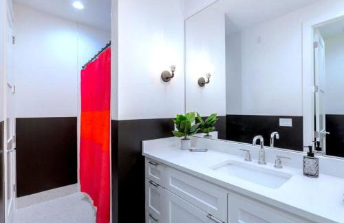 Queens Gambit - 7 Minutes from Downtown - Sleeps 16 - Foto 25