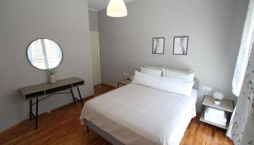 Newly Renovated Central 2 Bedroom Apartment in Kozani - Foto 4, furniture, towels, storage, wardrobe