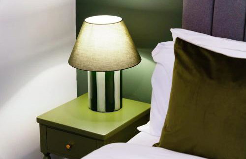 Convenient 2BR Stay on Gladstone Street Near Transport - Photo 15