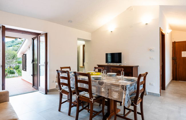 3 bedroom Apartment in Diano Castello with swimming pool and garden - Photo 2