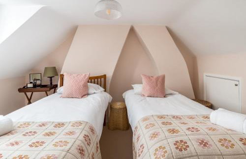 Charming 2 Bed Cottage in the Heart of Adderbury Pass the Keys - Foto 4