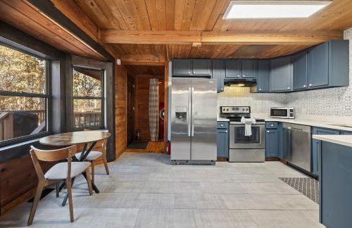 Woodsy Retreat-LakePoint In 5-Play Rest Repeat - Photo 19