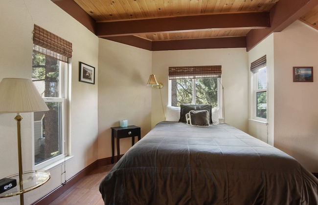 Tahoe City Getaway Minutes From Lake and Activities - Photo 2