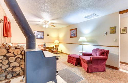 Cozy Black Hills Nature Retreat with Private Deck! - Foto 8