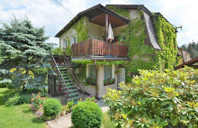 Modern Apartment in Carlsbad With Garden - Photo 1