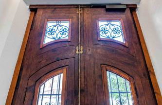 Well Lit and Creatively Designed Apartment - Photo 28