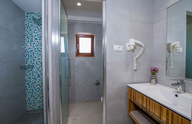 Omega Platanias - Foto 39