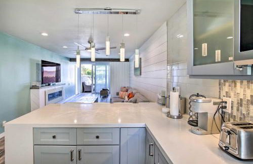 Waterfront Huntington Beach Condo with Fire Pit - Foto 8