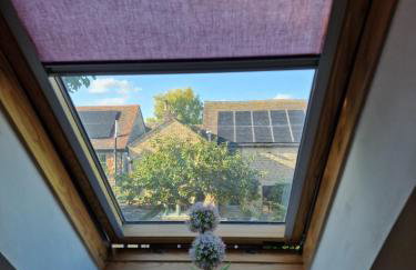 Large 4-bed house for up to 7 guests w 2x parking - Foto 35