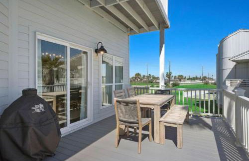 3-story beach house with incredible ocean views, steps to the beach - Photo 28