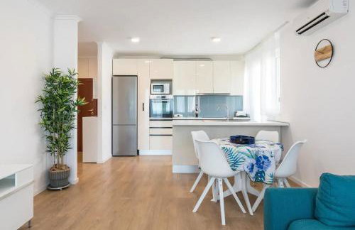 Azure Escape SEA VIEW Apartment - Photo 4