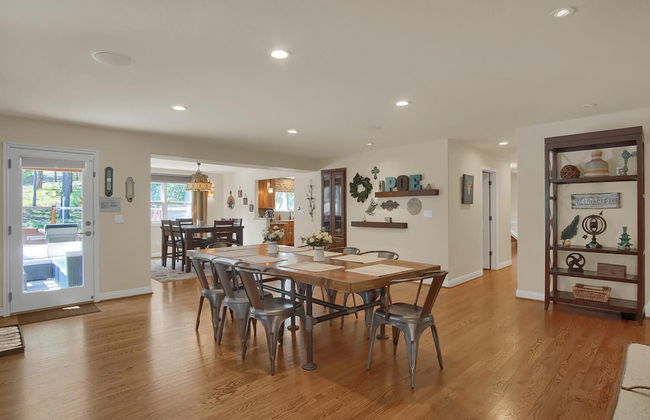 5BR Poe Manor Entertain,hot Tub+has Everything! - Foto 17