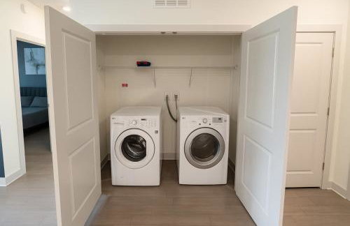 Luxury 2BR Stay Pool, Gym and Chill Areas - Photo 26